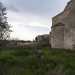 ...allepoca ledificio religioso fu inglobato in una masseria residenziale, perdendo cos quasi del tutto le evidenti fattezze di una chiesa, il cui ricordo  mantenuto esclusivamente dallabside semicircolare che fa capolino sul retro